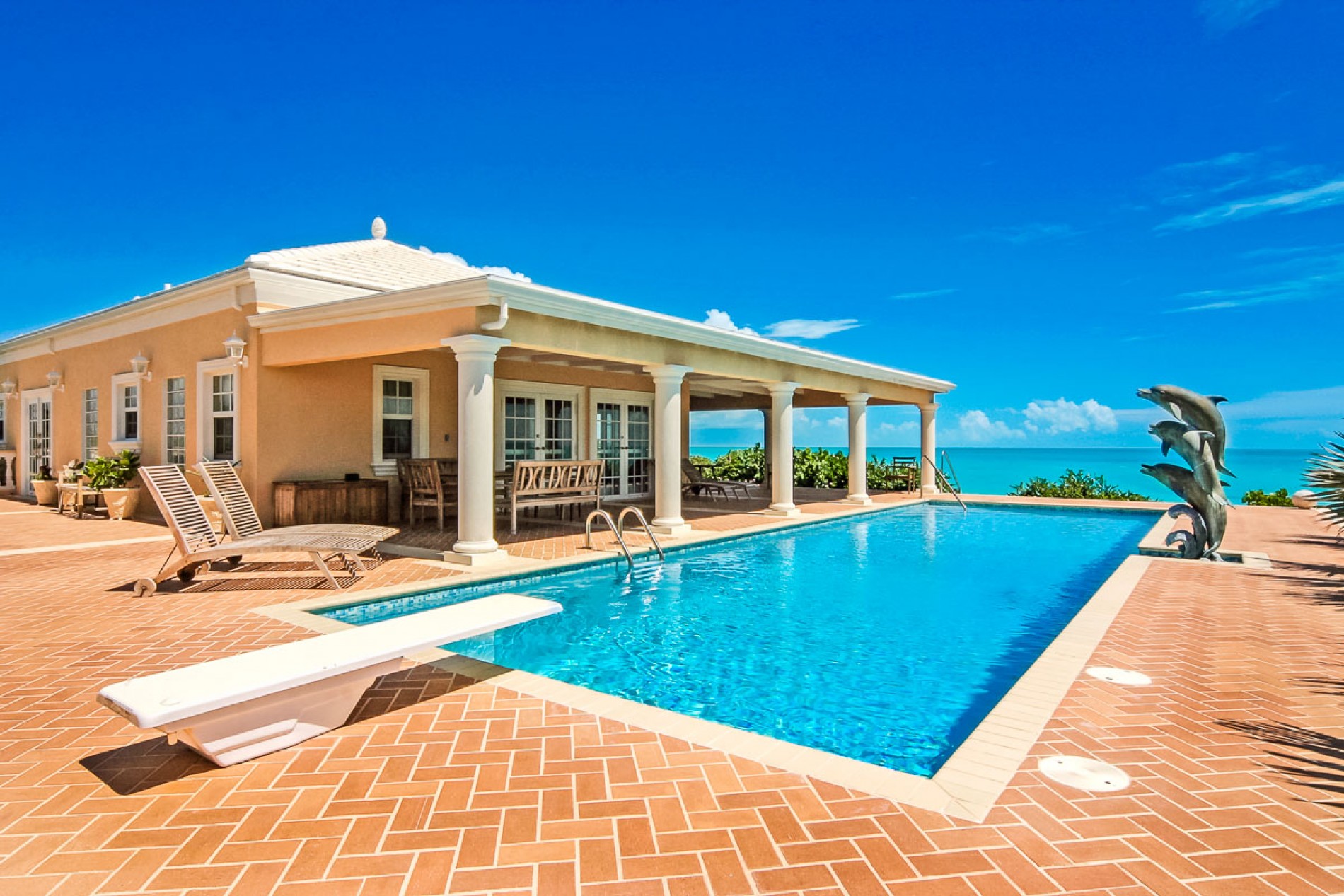 Three Dolphins Beachfront Tennis Villa